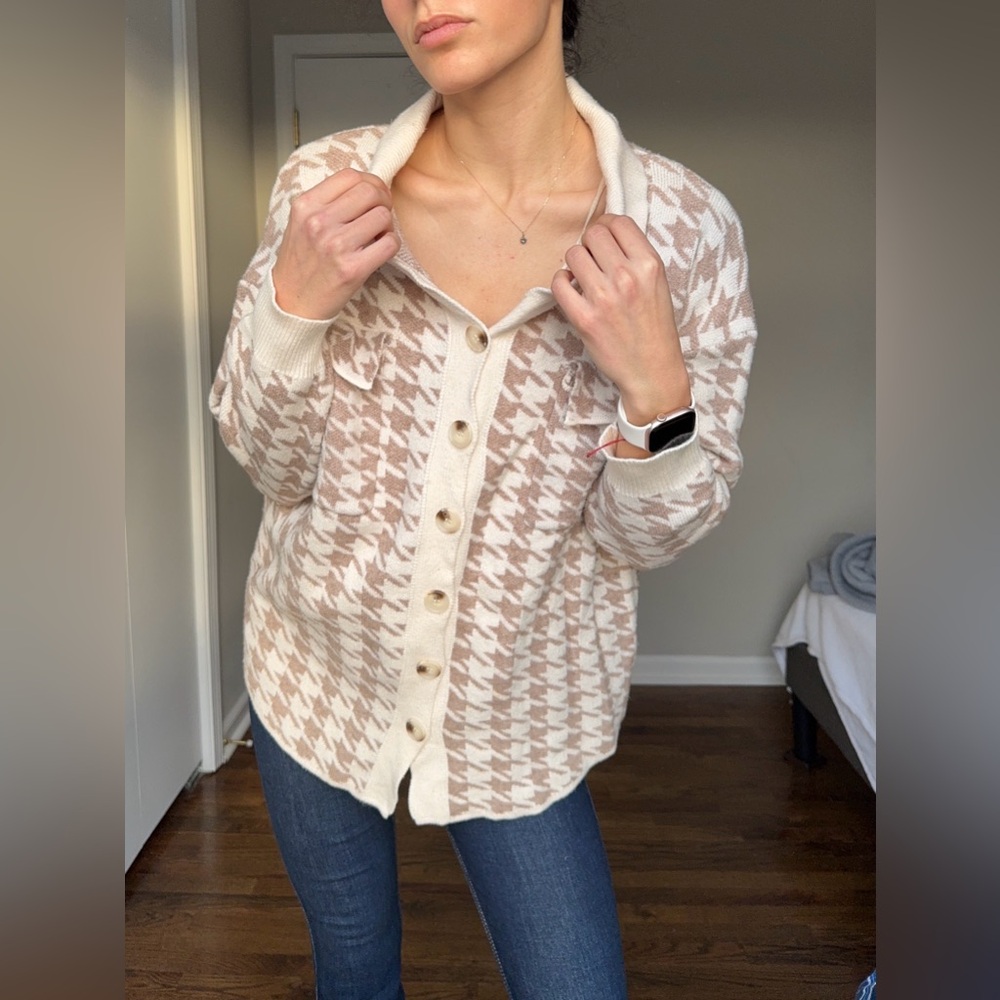 Dreamers by Debut button-front houndstooth cardigan in cream and tan M - Picture 2 of 11